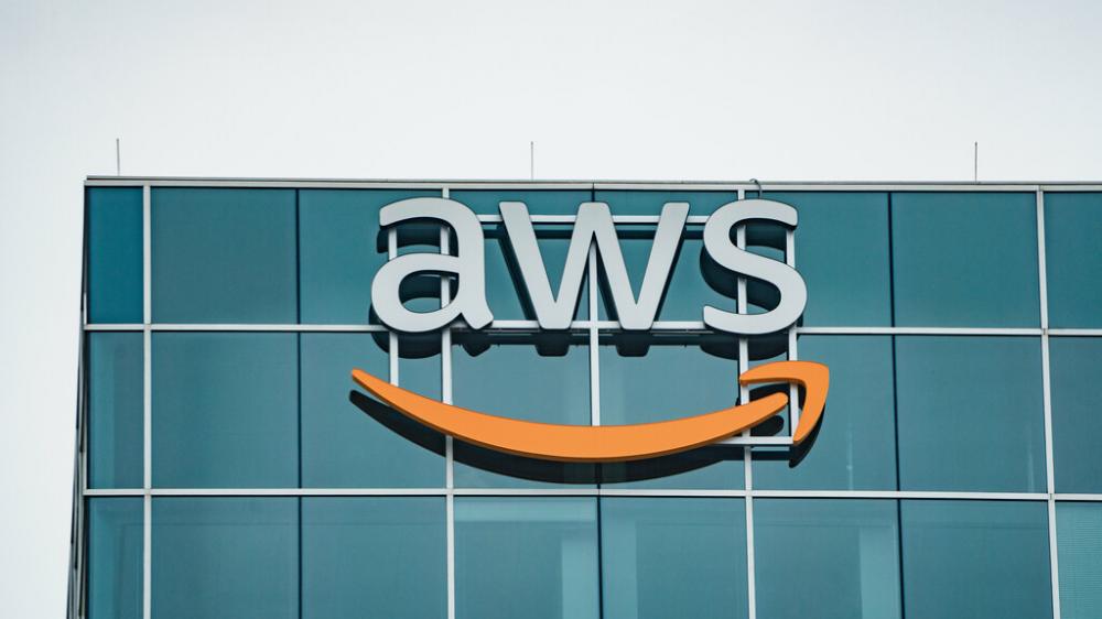 Γραφεία στην Ελλάδα ανοίγει η Amazon